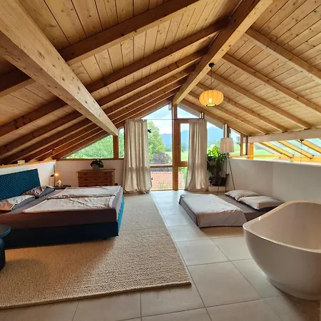 Stilvolles Haus Zwischen Chiemsee Und Kampenwand Villa *